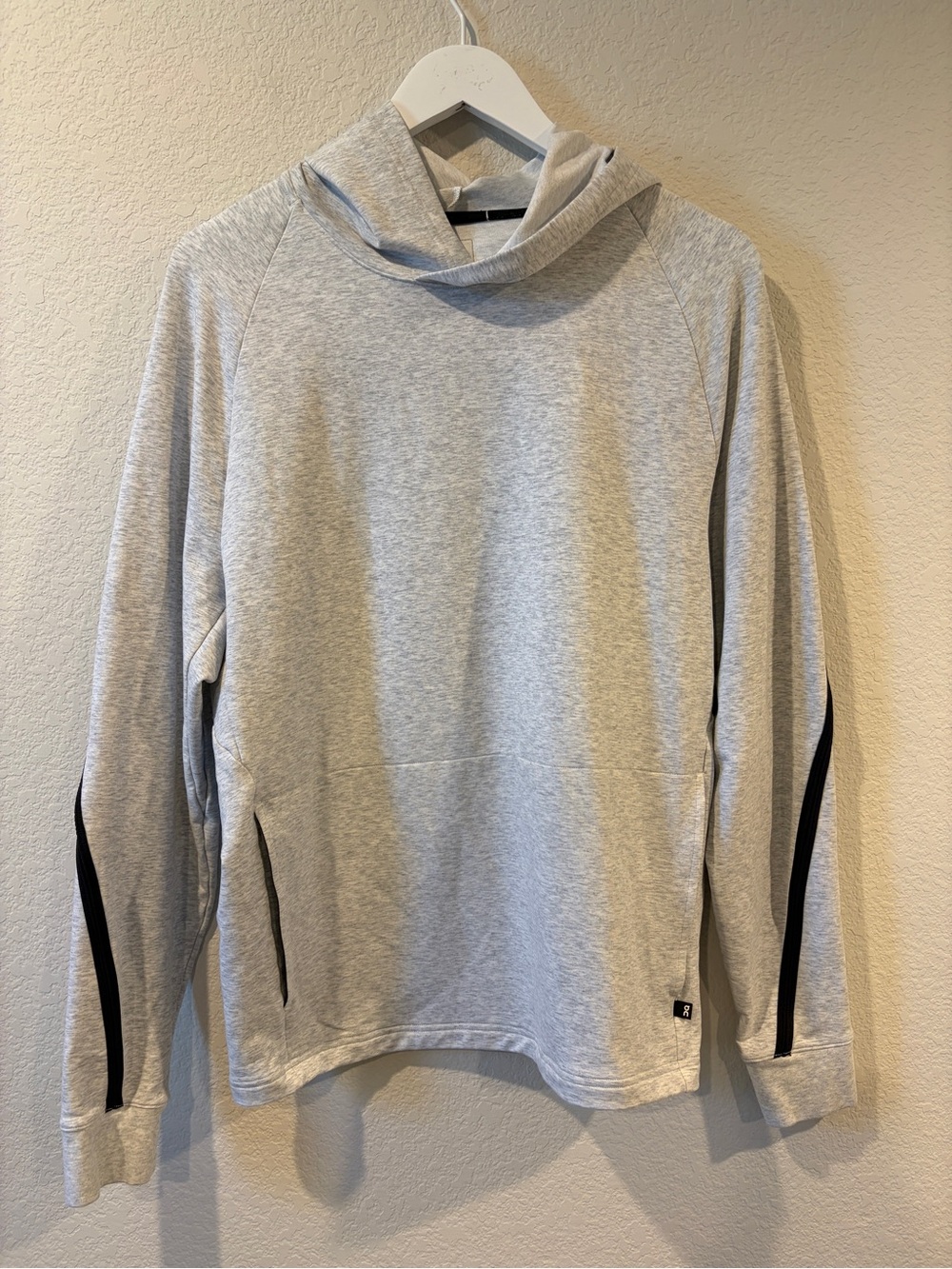 On Running Men's Grey Studio Hoodie - Medium
